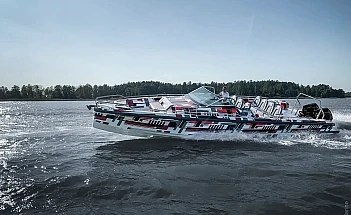 axopar-37-spyder-a02-editorial-photo-src012