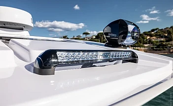 axopar-29-ccx-c09-roof-lightbar-option-src022