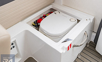 16-toilet-detail