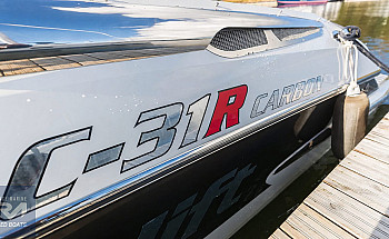 18-model-badge-detail