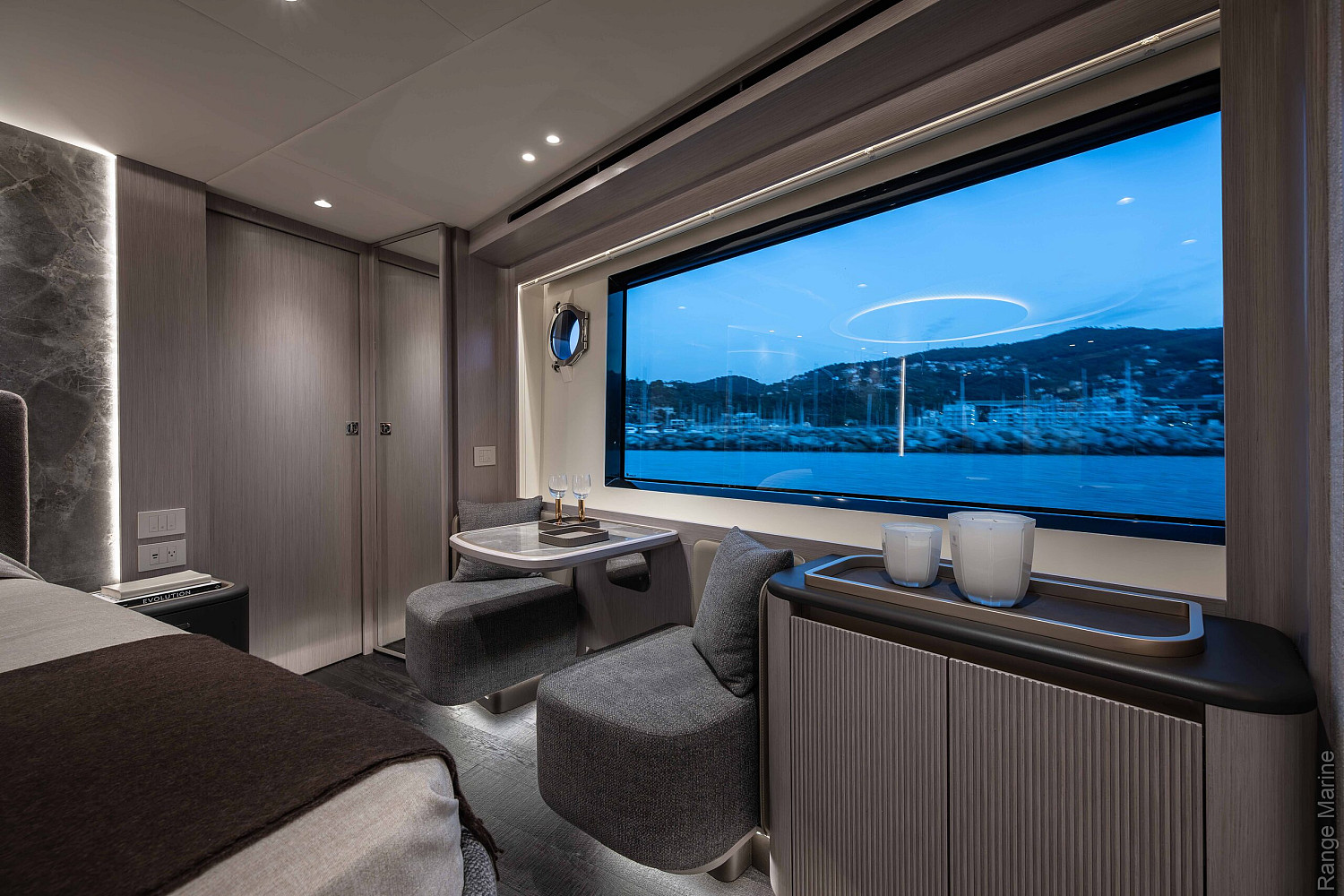 04-gallery-interno-suite-armatoriale-03-yacht-navetta66