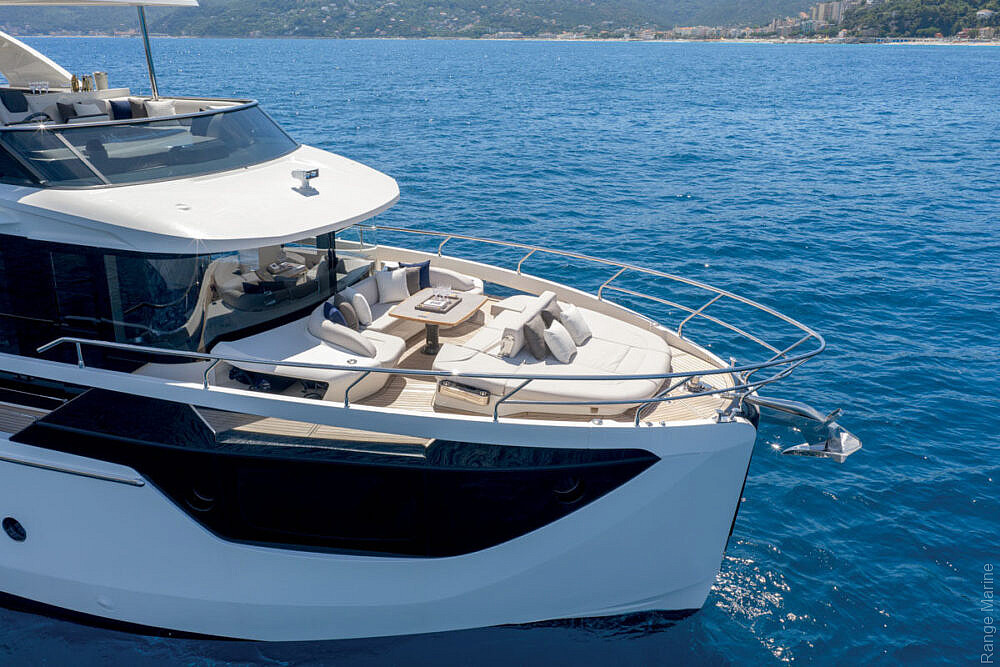 03-gallery-esterni-yacht-navetta58-02-1000x667