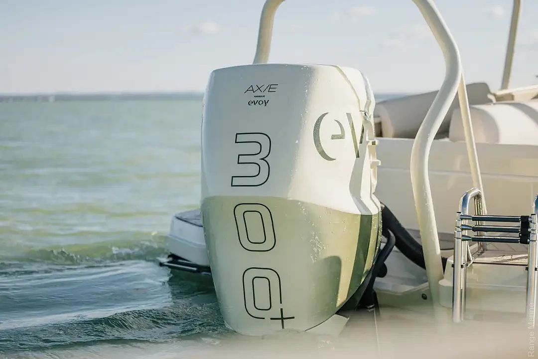 axe-22-temp-from-axe25-c07-electric-outboard-detail-src022-temp