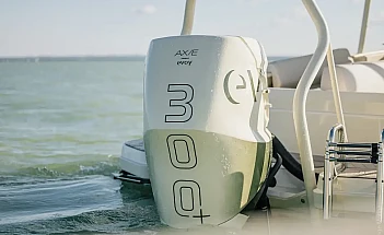 axe-22-temp-from-axe25-c07-electric-outboard-detail-src022-temp