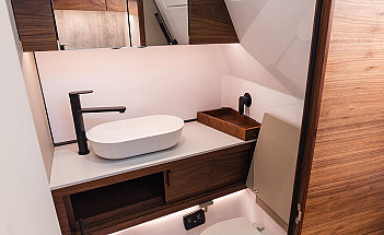 Axopar 38 XC Cross Cabin - гальюн