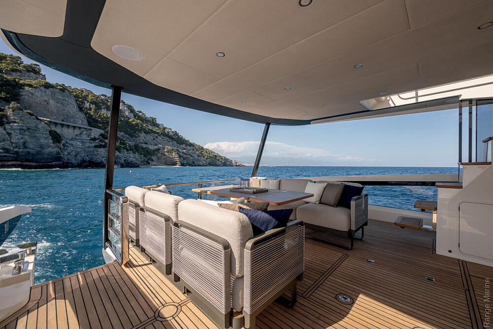 03-gallery-esterni-yacht-navetta58-06-1000x667