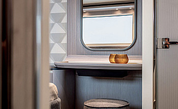 07-gallery-interni-yacht-navetta66-05-934x1400