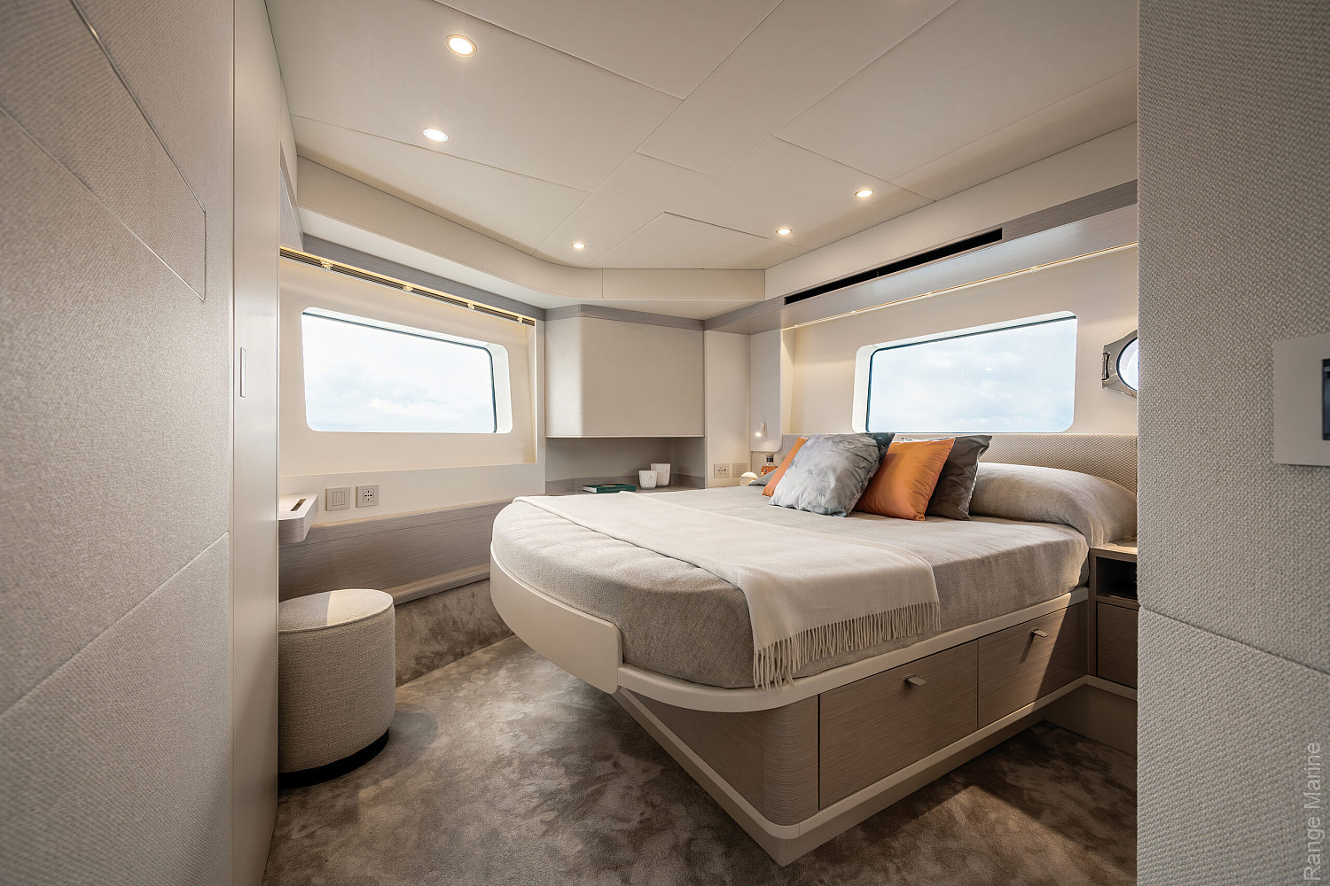 04-gallery-interno-suite-armatoriale-01-yacht-navetta50