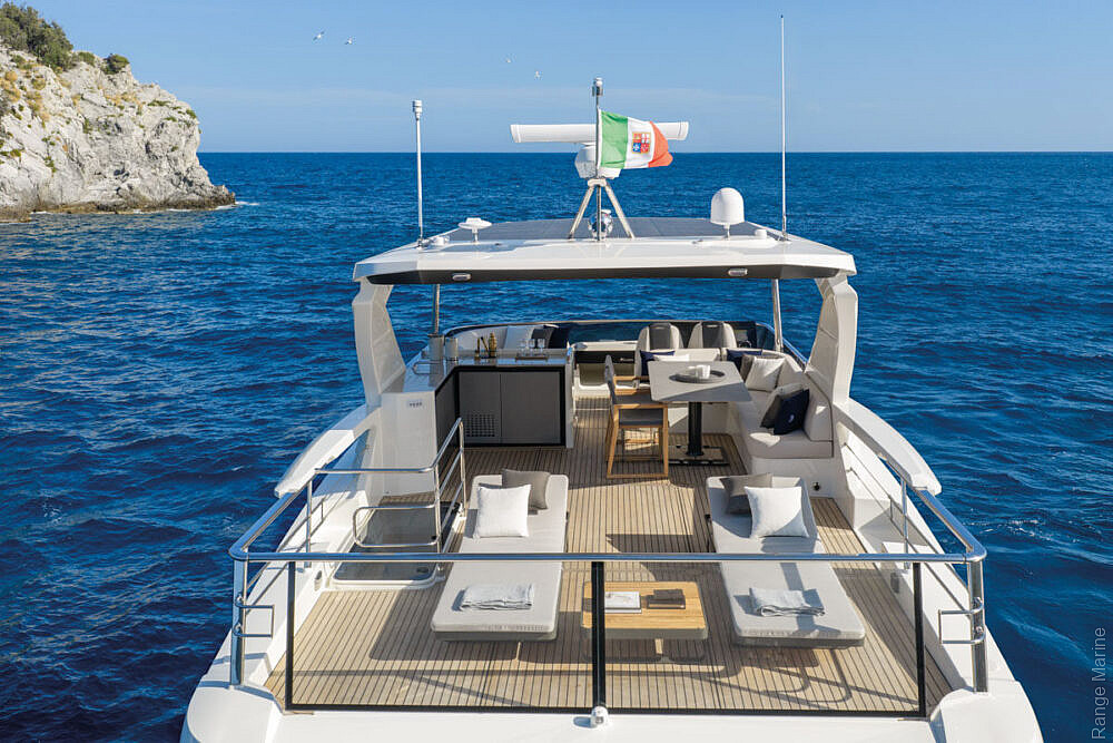 03-gallery-esterni-yacht-navetta58-07-1000x667
