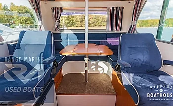 06-saloon-dinette
