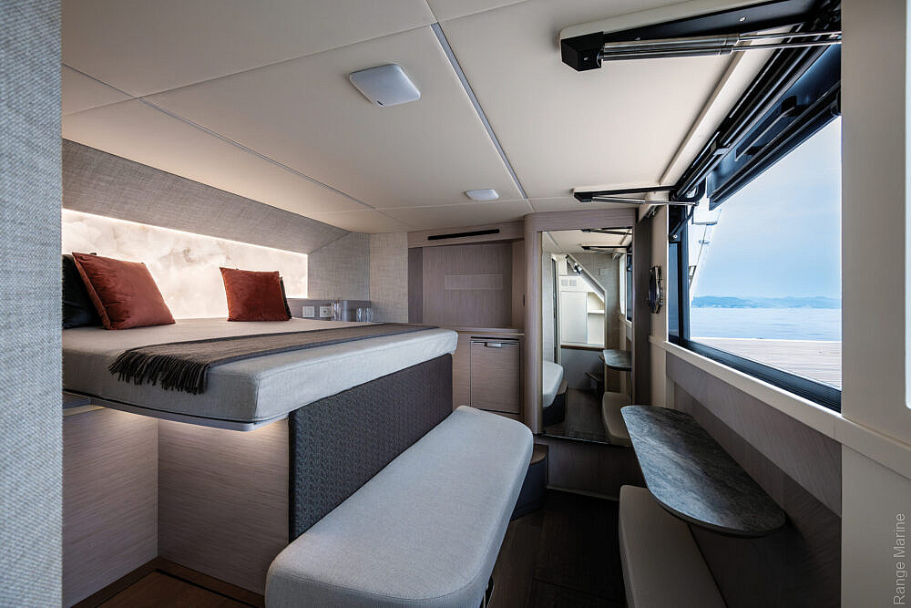 07-gallery-interni-yacht-navetta66-11-1000x667