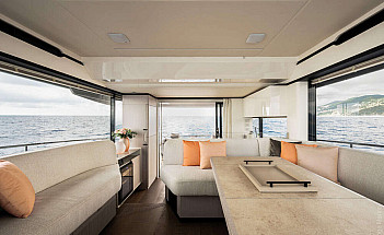 05-gallery-small-interno-01-yacht-navetta50-1000x667