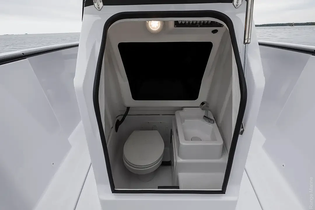 axopar-22-t-top-g10-toilet-compartment