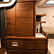 Axopar 38 XC Cross Cabin - закрытый камбуз в носовой каюте