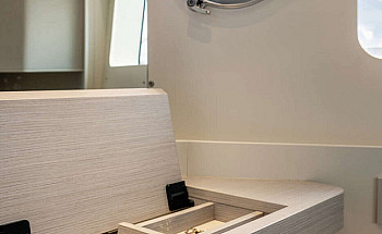 05-gallery-small-interno-05-yacht-navetta50-934x1400