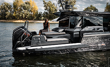 BRABUS Shadow 1000 XC Cross Cabin Black Ops _A1205846