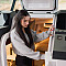Axopar 38 XC Cross Cabin - вход в носовую каюту