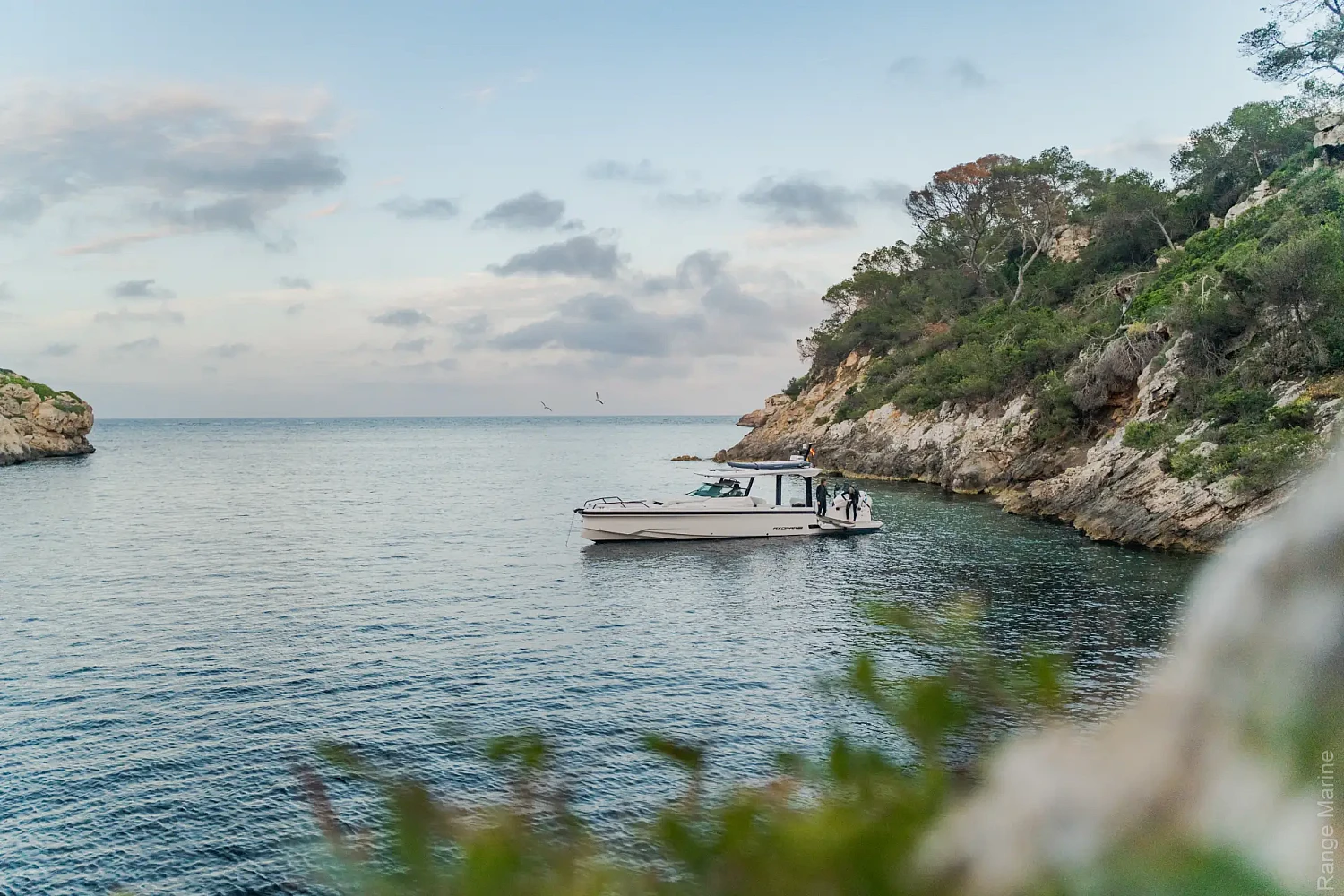 axopar-38-sun-top-a09-editorial-photo-src032