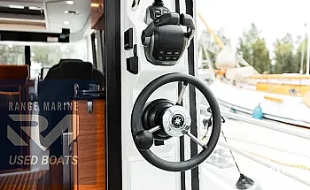 16-side-helm-view