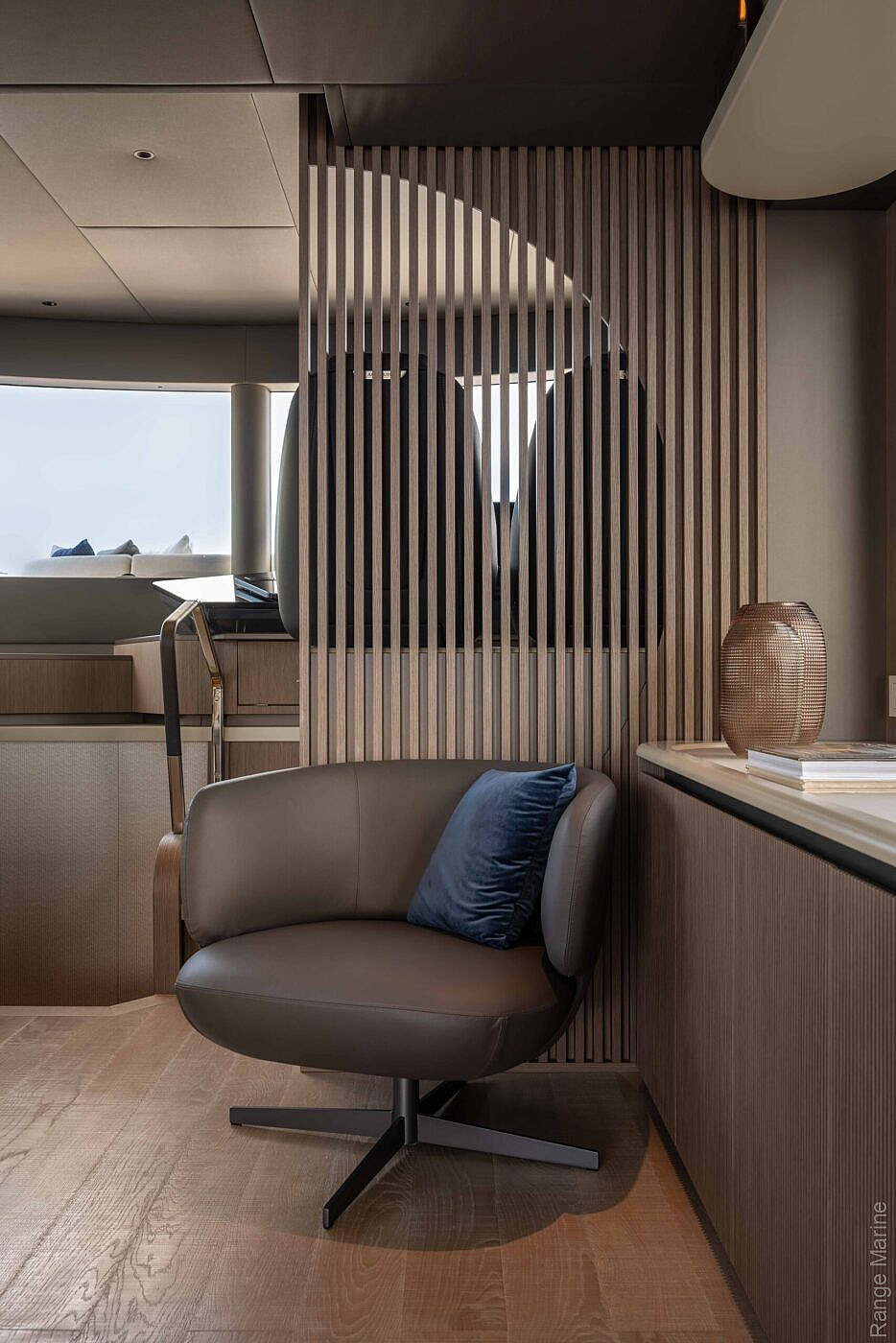 07-gallery-interni-yacht-navetta58-03-934x1400