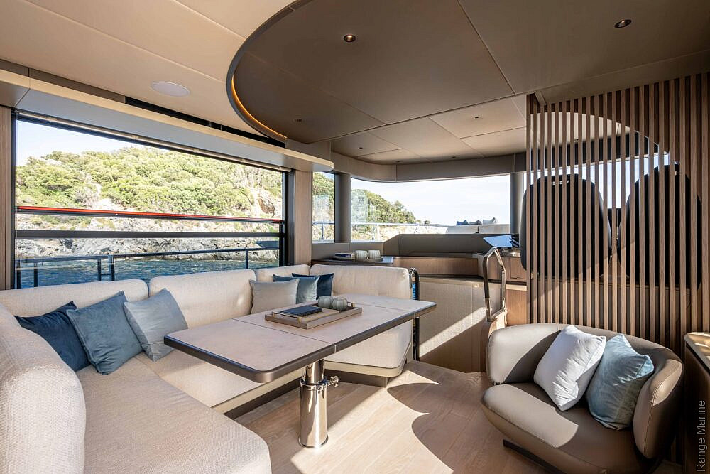 07-gallery-interni-yacht-navetta58-07-1000x667