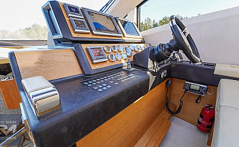 16-helm-controls