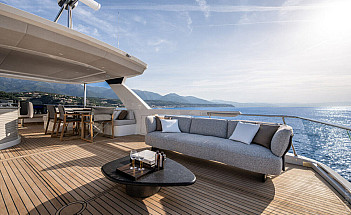 03-gallery-esterni-yacht-navetta66-05-1000x667