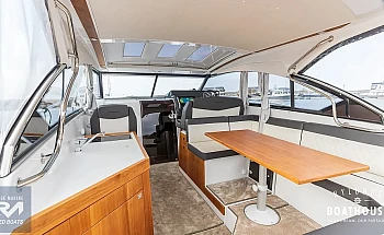 11-saloon-overview