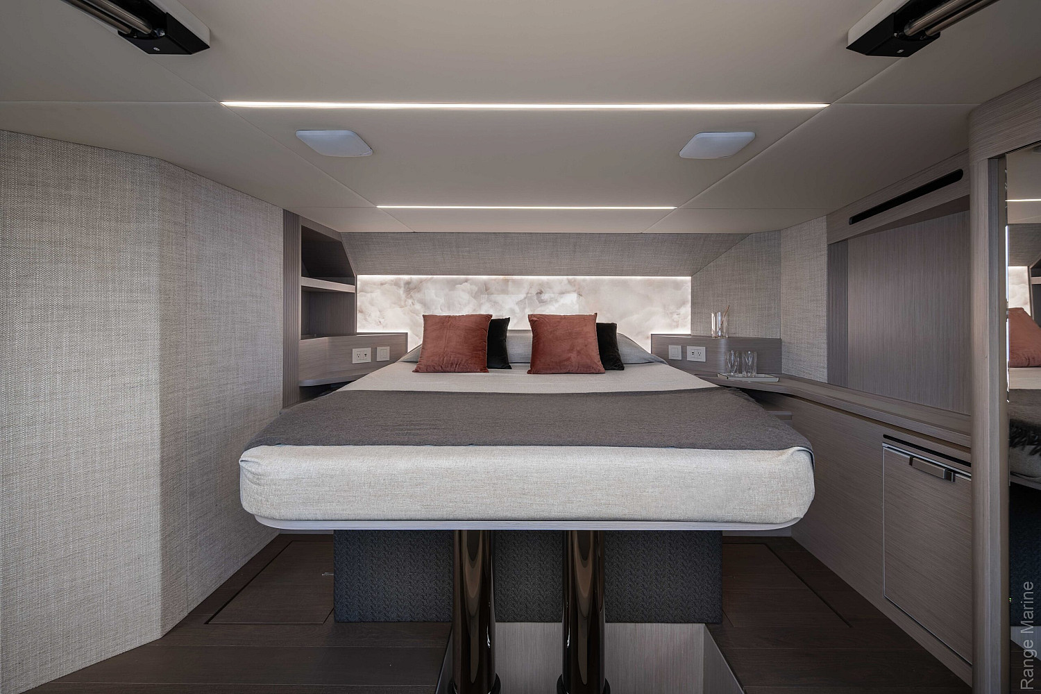 04-gallery-interno-fourth-cabin-02-yacht-navetta66